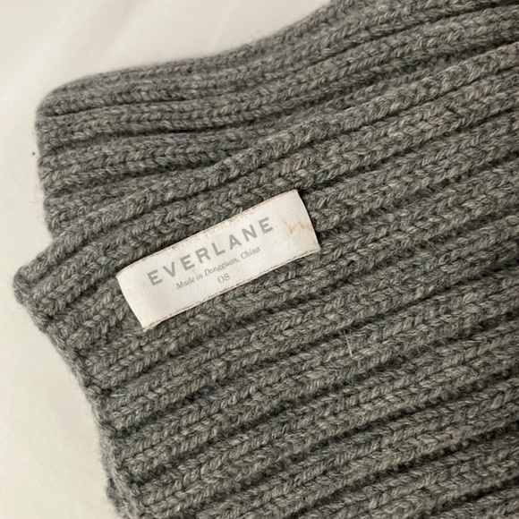 Everlane Accessories - Everlane Scarf